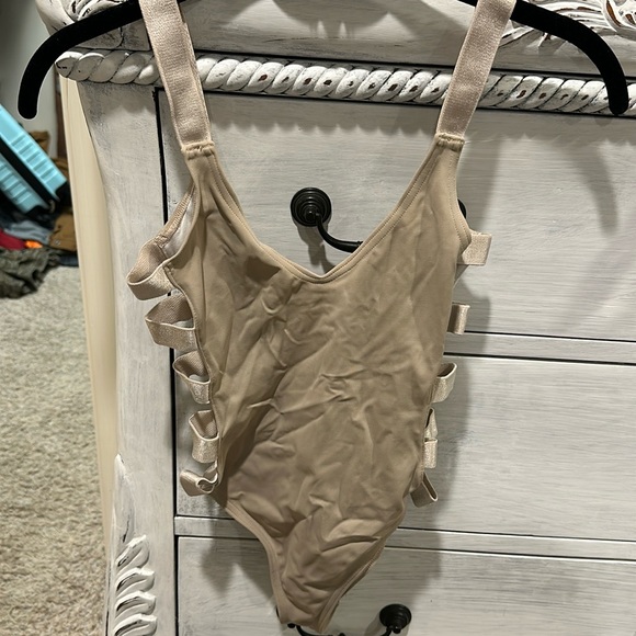 ASOS SWIM - Picture 4 of 7